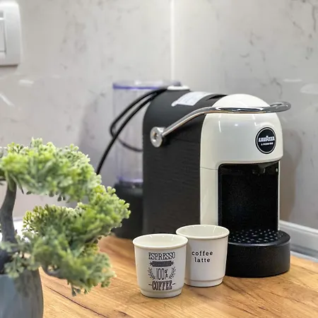 Apartment Boulevard -