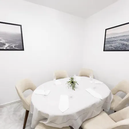 Apartment Boulevard -